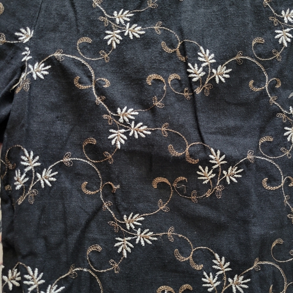 Jane Ashley | Cropped Boho Embroidered Pants - Picture 3 of 6